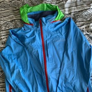 Vineyard vines water wicking men’s coat